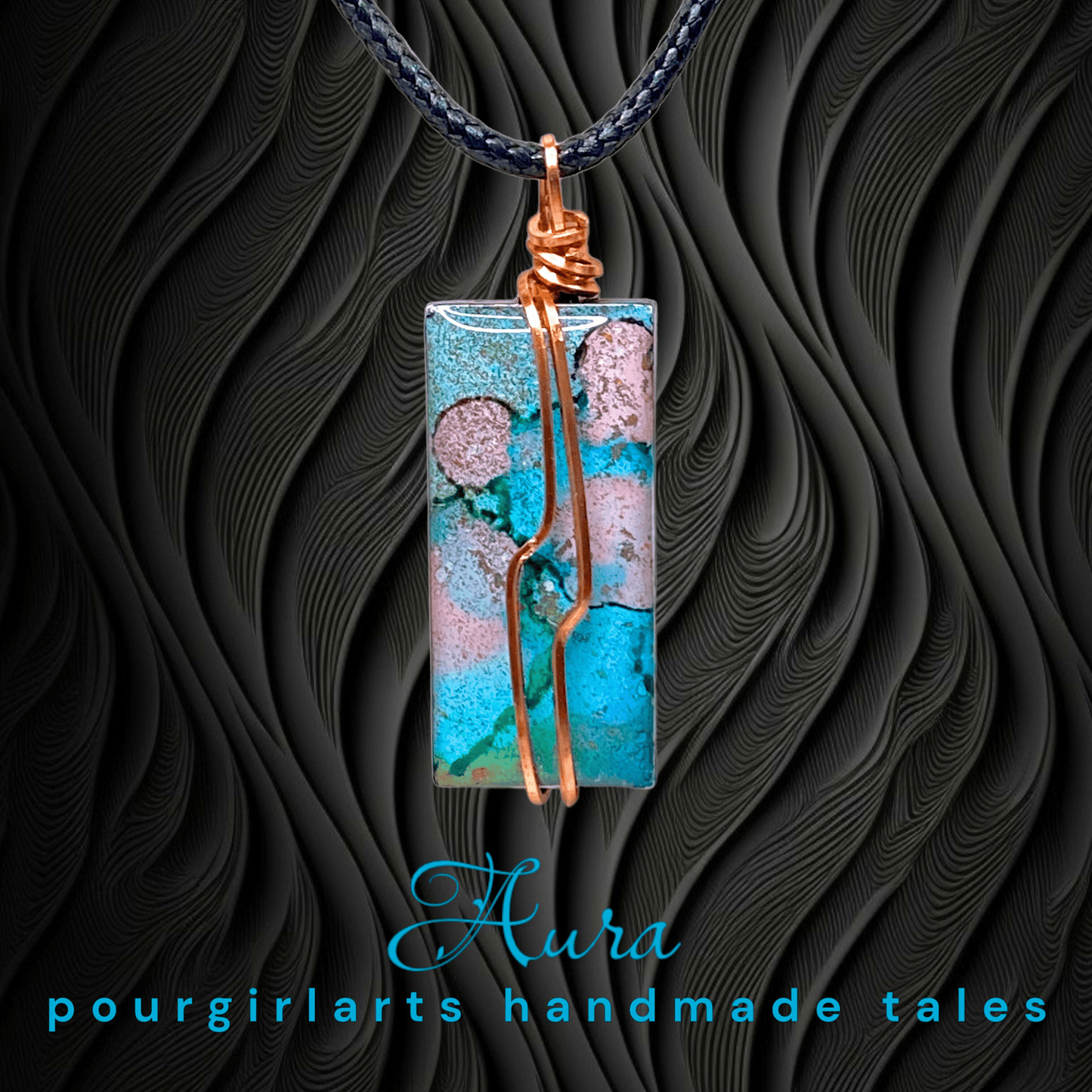 Necklace with a rectangular pendant on a textured black background, featuring the brand 'Aura pourgirlarts'.